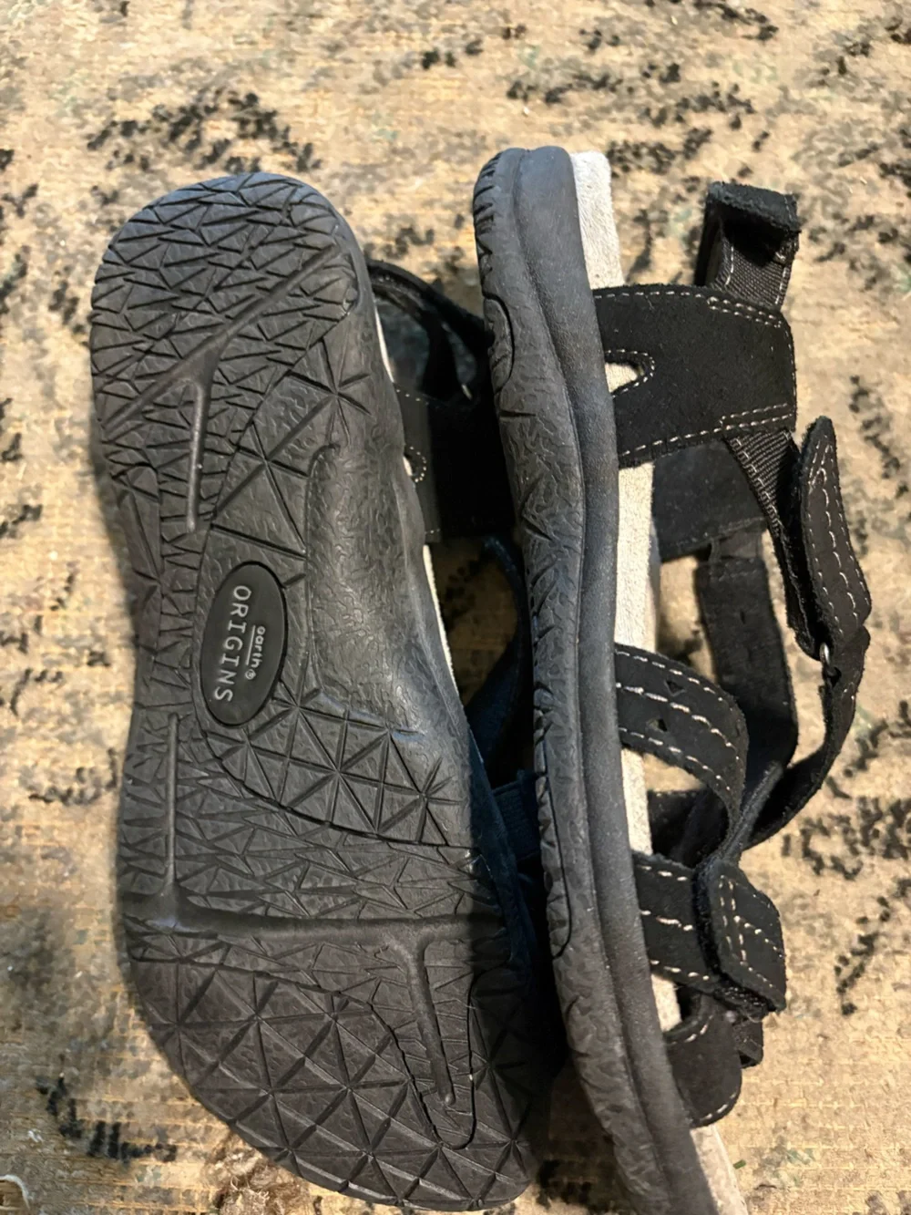 Earth Origins Black Strappy leather Sandals NEW 8 wide 8W arch support